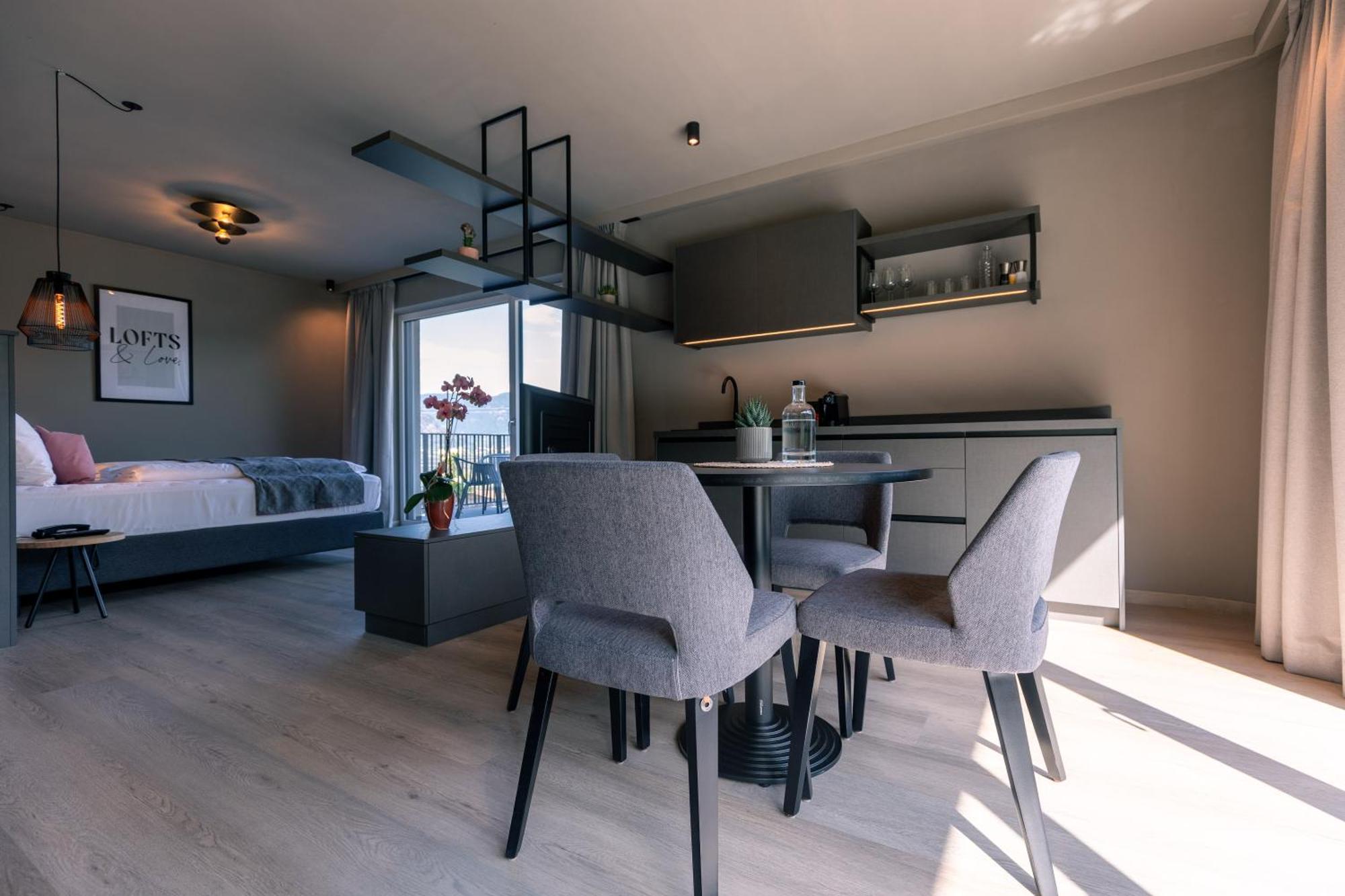 Belia Lofts - Adults Only - Apartments 아피아노 술라 스트라다 델 비노 외부 사진